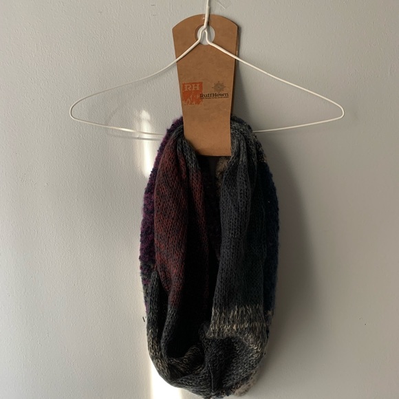 Cozy infinity scarf - Picture 1 of 4